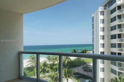 Condo in Sunny Isles Beach, Florida, 2 bedrooms  № 2090181 - photo 20