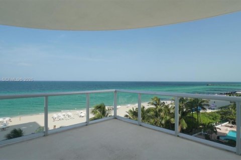 Condo in Sunny Isles Beach, Florida, 2 bedrooms  № 2090181 - photo 6
