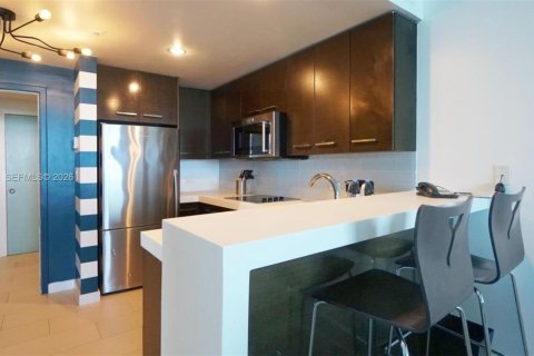 Condo in Sunny Isles Beach, Florida, 2 bedrooms  № 2090181 - photo 11