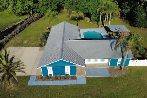 House in Port Orange, Florida 5 bedrooms, 200.3 sq.m. № 2310550