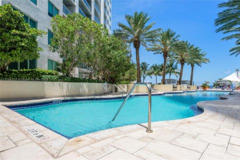 Condo in Miami, Florida, 2 bedrooms  № 1862750 - photo 17