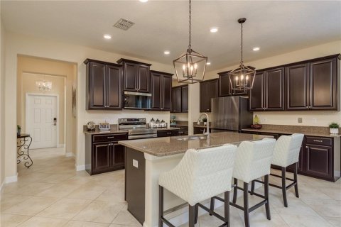 House in Tampa, Florida 6 bedrooms, 373.28 sq.m. № 1806962 - photo 4