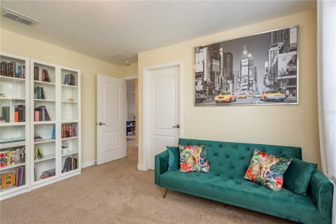 House in Tampa, Florida 6 bedrooms, 373.28 sq.m. № 1806962 - photo 28