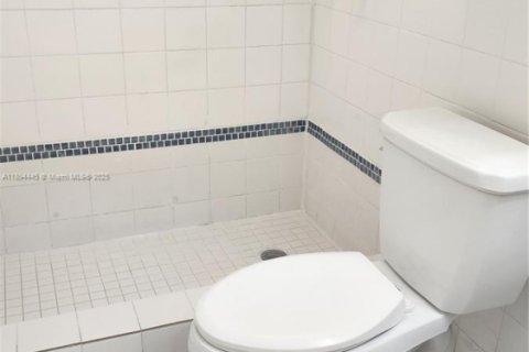 Copropriété à louer à Miami, Floride: 2 chambres, 78.5 m2 № 1945988 - photo 29
