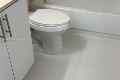 Copropriété à louer à Miami, Floride: 2 chambres, 78.5 m2 № 1945988 - photo 20