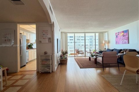Купить кондоминиум в Авентура, Флорида 2 спальни, 145.39м2, № 2076113 - фото 2