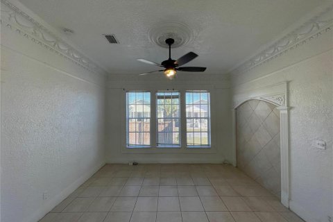 House in Tampa, Florida 3 bedrooms, 117.06 sq.m. № 1776888 - photo 4