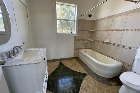 House in Tampa, Florida 3 bedrooms, 117.06 sq.m. № 1776888 - photo 14