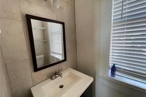 House in Tampa, Florida 3 bedrooms, 117.06 sq.m. № 1776888 - photo 9