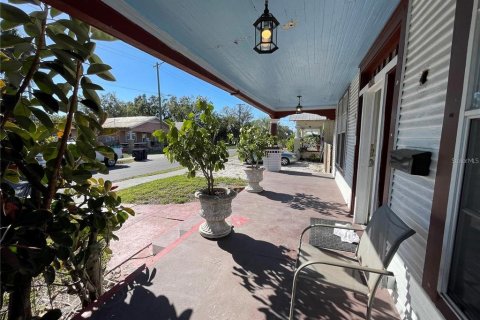 House in Tampa, Florida 3 bedrooms, 117.06 sq.m. № 1776888 - photo 2