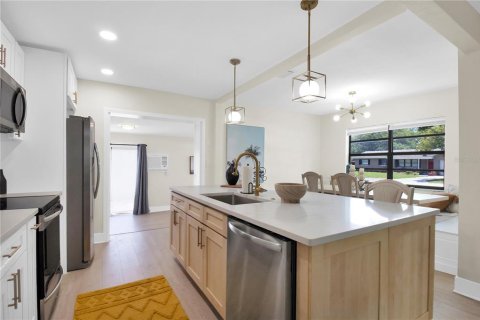 Casa en venta en Clearwater, Florida, 4 dormitorios, 154.5 m2 № 2226404 - foto 4
