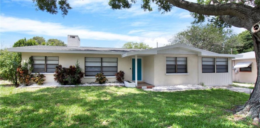 Casa en Clearwater, Florida 4 dormitorios, 154.5 m2 № 2226404
