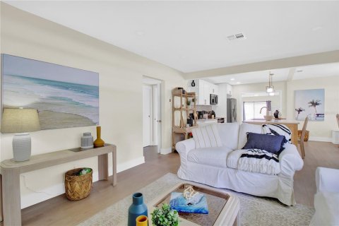 Casa en venta en Clearwater, Florida, 4 dormitorios, 154.5 m2 № 2226404 - foto 9