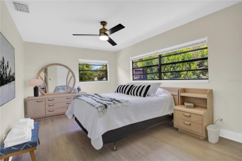Casa en venta en Clearwater, Florida, 4 dormitorios, 154.5 m2 № 2226404 - foto 16