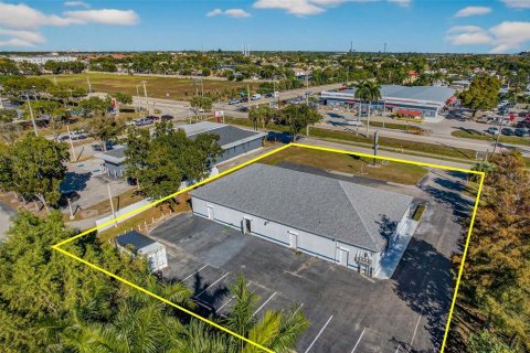 Propiedad comercial en venta en Fort Myers, Florida, 367.89 m2 № 2199748 - foto 5