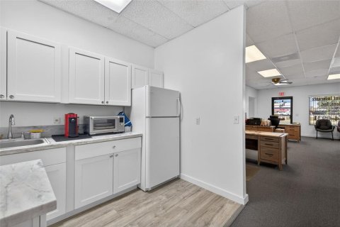 Propiedad comercial en venta en Fort Myers, Florida, 367.89 m2 № 2199748 - foto 17