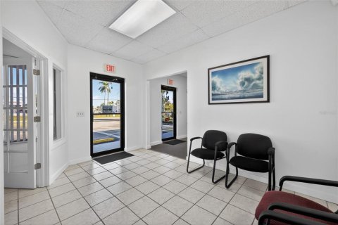 Propiedad comercial en venta en Fort Myers, Florida, 367.89 m2 № 2199748 - foto 13