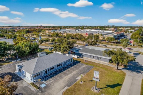 Propiedad comercial en venta en Fort Myers, Florida, 367.89 m2 № 2199748 - foto 9