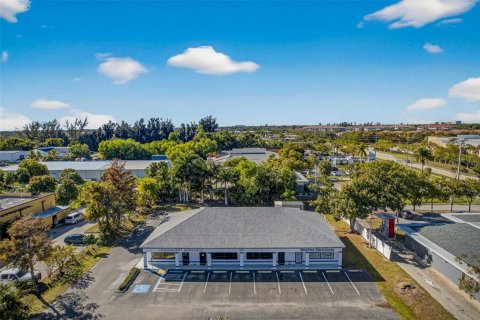 Propiedad comercial en venta en Fort Myers, Florida, 367.89 m2 № 2199748 - foto 10