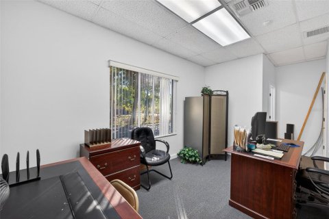 Propiedad comercial en venta en Fort Myers, Florida, 367.89 m2 № 2199748 - foto 24