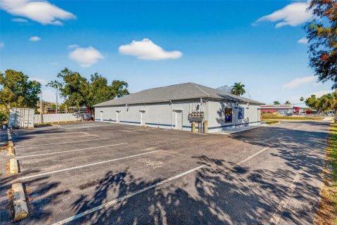 Propiedad comercial en venta en Fort Myers, Florida, 367.89 m2 № 2199748 - foto 11