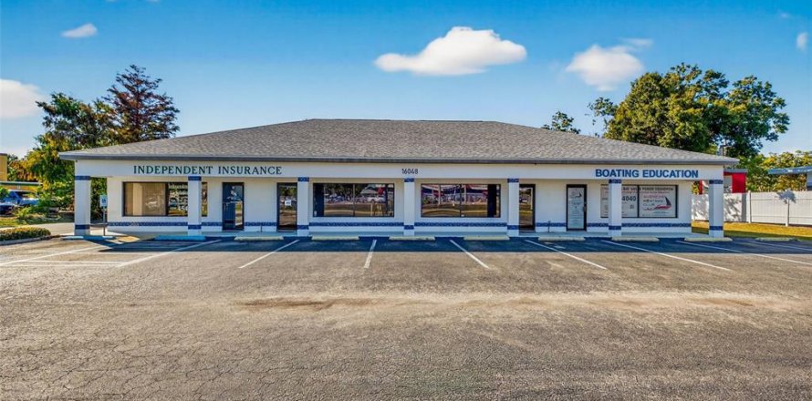 Propiedad comercial en Fort Myers, Florida 367.89 m2 № 2199748