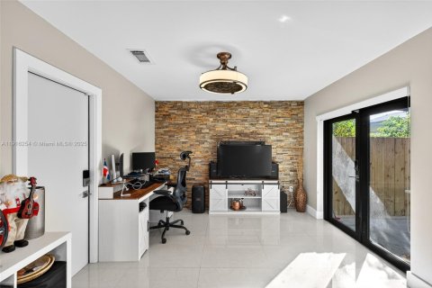 Villa ou maison à vendre à Homestead, Floride: 3 chambres, 176.51 m2 № 1974876 - photo 21