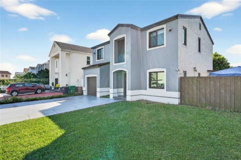 Villa ou maison à vendre à Homestead, Floride: 3 chambres, 176.51 m2 № 1974876 - photo 3