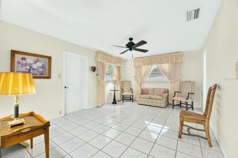 Casa en venta en Brandon, Florida, 4 dormitorios, 240.52 m2 № 2386699 - foto 17