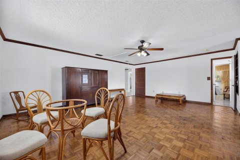 Casa en venta en Brandon, Florida, 4 dormitorios, 240.52 m2 № 2386699 - foto 9