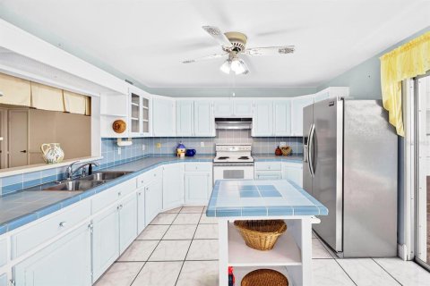 Casa en venta en Brandon, Florida, 4 dormitorios, 240.52 m2 № 2386699 - foto 12