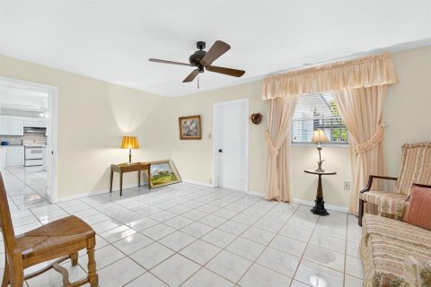 Casa en venta en Brandon, Florida, 4 dormitorios, 240.52 m2 № 2386699 - foto 18