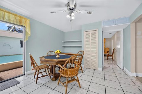 Casa en venta en Brandon, Florida, 4 dormitorios, 240.52 m2 № 2386699 - foto 10