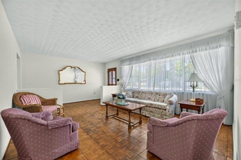 Casa en venta en Brandon, Florida, 4 dormitorios, 240.52 m2 № 2386699 - foto 7