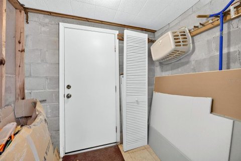 Casa en venta en Brandon, Florida, 4 dormitorios, 240.52 m2 № 2386699 - foto 5