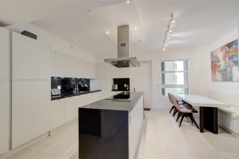 Купить кондоминиум в Ки-Бискейн, Флорида 3 спальни, 170.01м2, № 2035103 - фото 4