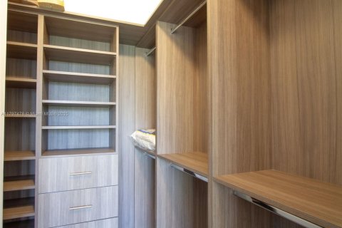 Купить кондоминиум в Ки-Бискейн, Флорида 3 спальни, 170.01м2, № 2035103 - фото 15