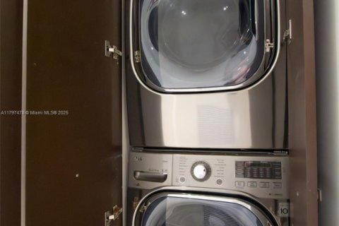 Купить кондоминиум в Ки-Бискейн, Флорида 3 спальни, 170.01м2, № 2035103 - фото 21