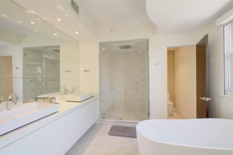 Купить кондоминиум в Ки-Бискейн, Флорида 3 спальни, 170.01м2, № 2035103 - фото 11