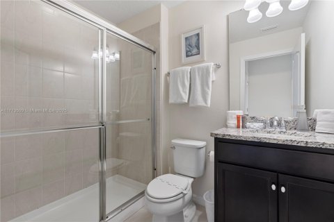 Купить таунхаус в Киссимми, Флорида 3 комнаты, 210.24м2, № 1960157 - фото 22