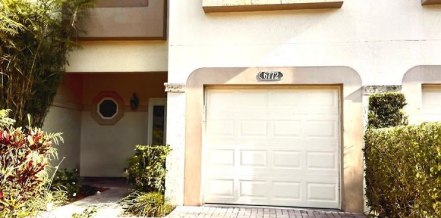 Townhouse in Boca Raton, Florida 3 bedrooms, 143.91 sq.m. № 2261266