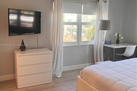 Condo in Pompano Beach, Florida, 1 bedroom  № 2040692 - photo 20