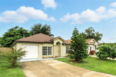 Casa en venta en Orlando, Florida, 3 dormitorios, 104.98 m2 № 1917571 - foto 1