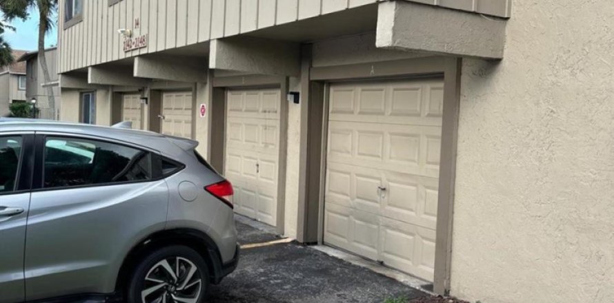 Condo in Lauderhill, Florida, 3 bedrooms  № 2083284