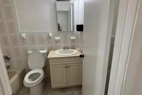 Condo in Lauderhill, Florida, 3 bedrooms  № 2083284 - photo 13