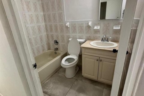 Condo in Lauderhill, Florida, 3 bedrooms  № 2083284 - photo 14