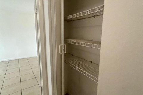 Condo in Lauderhill, Florida, 3 bedrooms  № 2083284 - photo 18