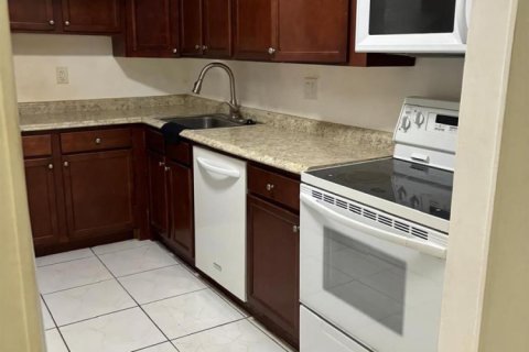 Condo in Lauderhill, Florida, 3 bedrooms  № 2083284 - photo 3
