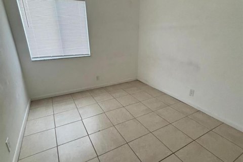 Condo in Lauderhill, Florida, 3 bedrooms  № 2083284 - photo 15
