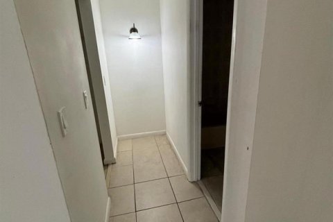 Condo in Lauderhill, Florida, 3 bedrooms  № 2083284 - photo 17